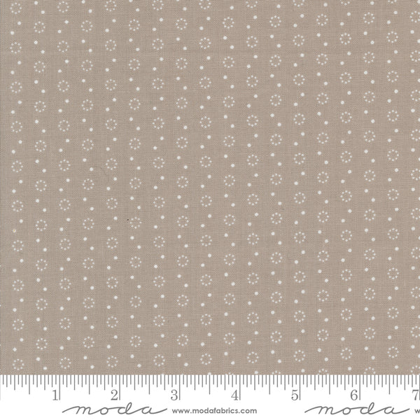 Fig Tree Portofino Fabric Fat Quarter Bundle - 5pc Gray Color Bundle