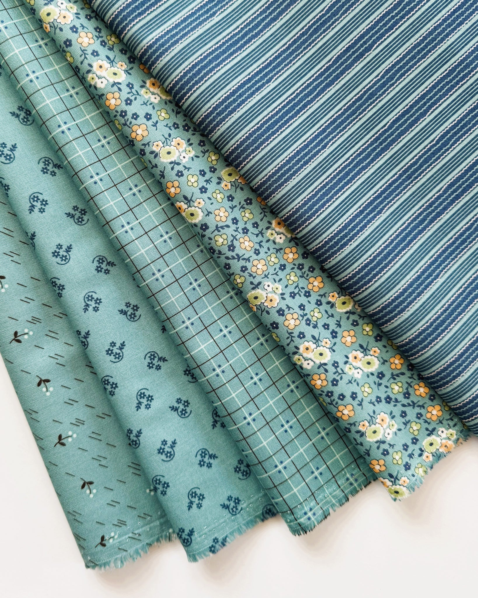 Lori Holt Blue Fabric Fat Quarter Bundle - 5pc Blue Color Bundle