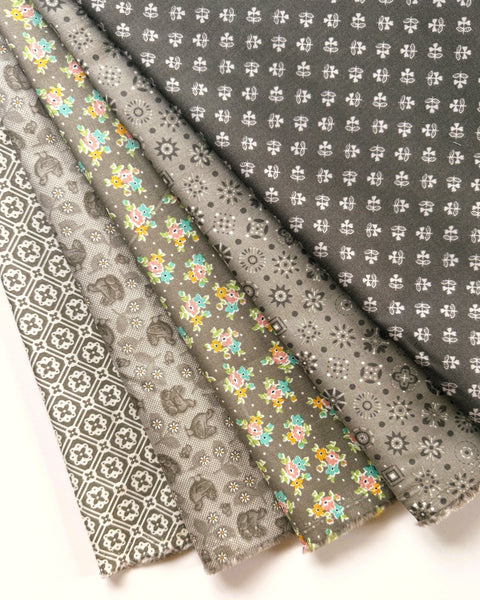 Lori Holt Farmer's Daughter Fabric Fat Quarter Bundle - 5pc Gray Color Bundle