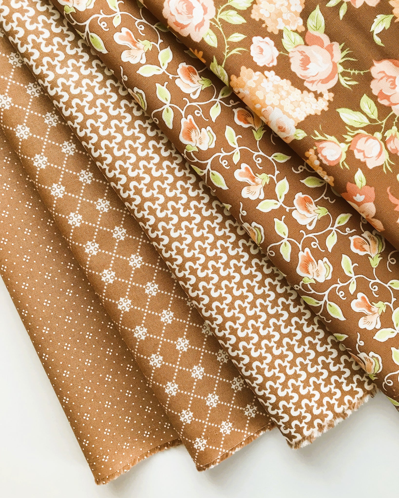 Fig Tree Portofino Fabric Fat Quarter Bundle - 5pc Brown Color Bundle