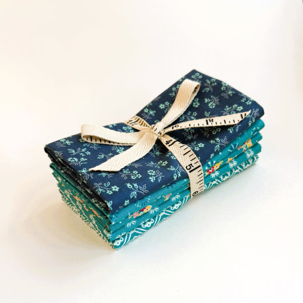 Lori Holt Farmer's Daughter Fabric Fat Quarter Bundle - 5pc Blue Color Bundle