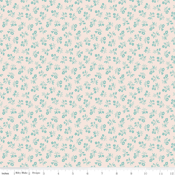 Lori Holt Farmer's Daughter Fabric Fat Quarter Bundle - 5pc Beige/Low Volume Color Bundle