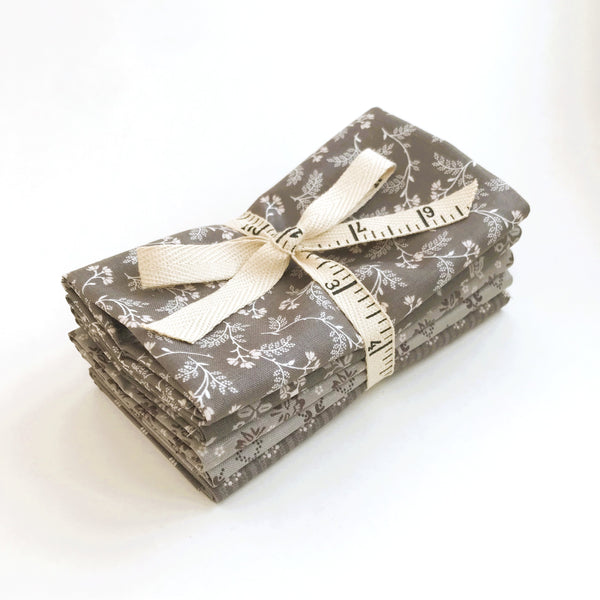 Lori Holt Piece & Plenty Fabric Fat Quarter Bundle - 5pc Gray Color Bundle
