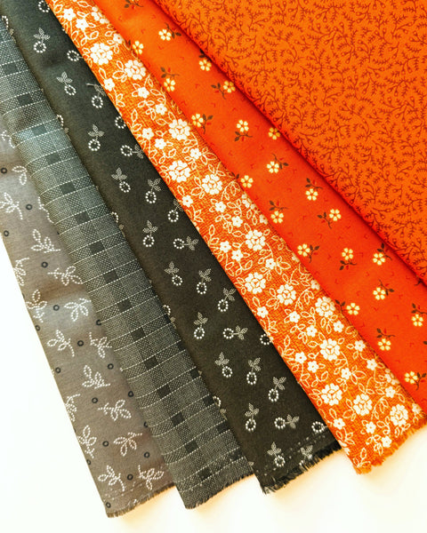 Lori Holt Orange/Gray/Black Fabric Fat Quarter Bundle - 6pc Halloween Two-Color Bundle