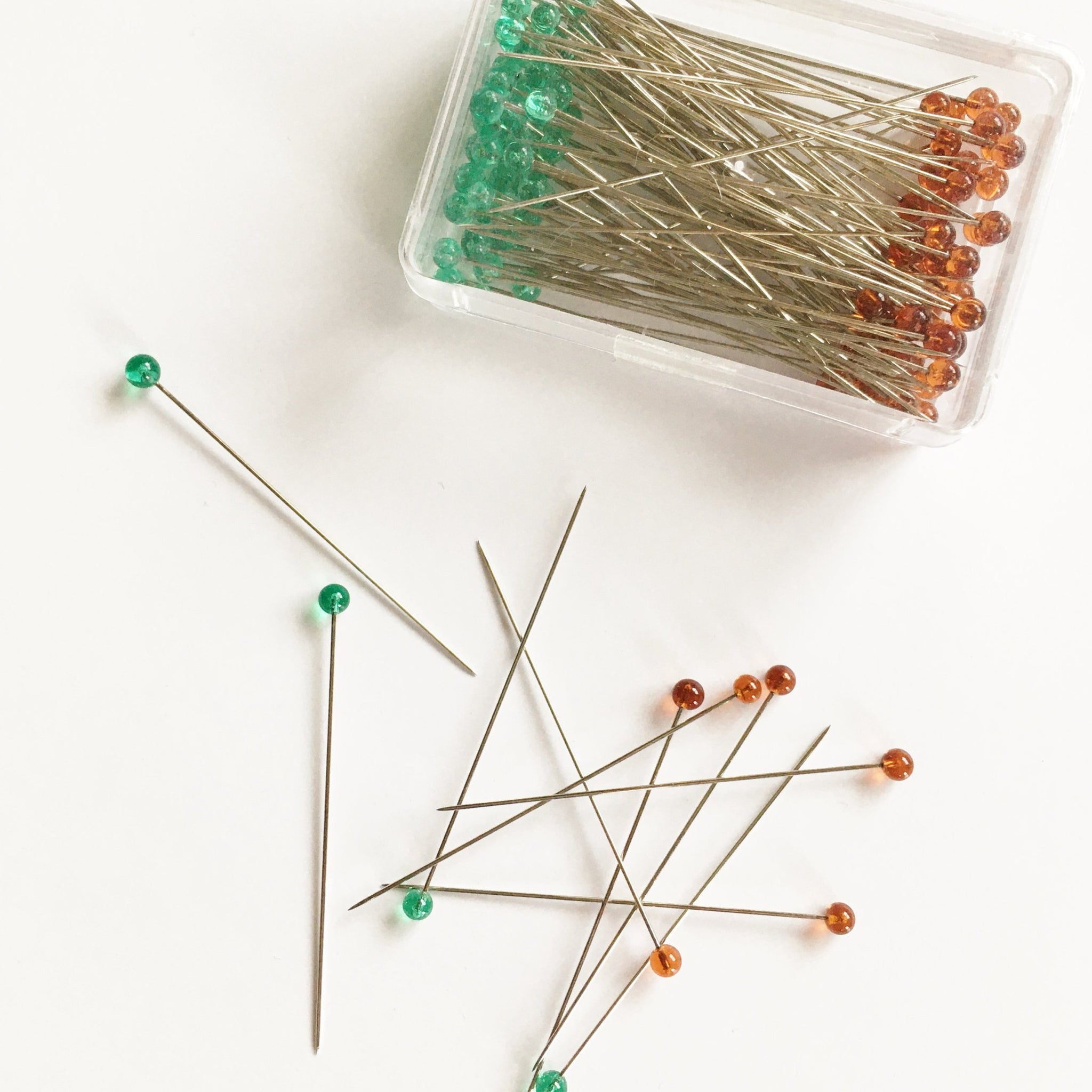 Clover Glass Head Sewing Pins #2509 – Farm Road Quilts